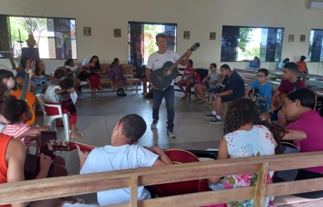 Aula de Violão – Setor Bertaville